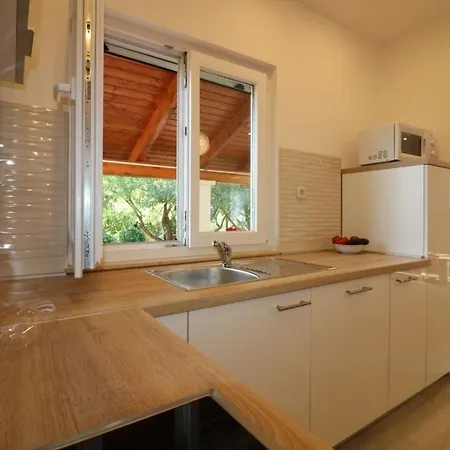 Holiday home Lorena Mit Salzwasser-pool In *